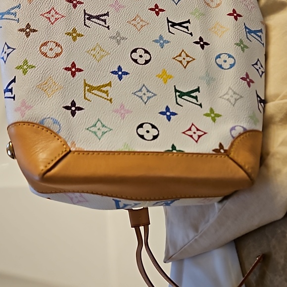 Louis Vuitton Ursula Shoulder Bag - Picture 13 of 14
